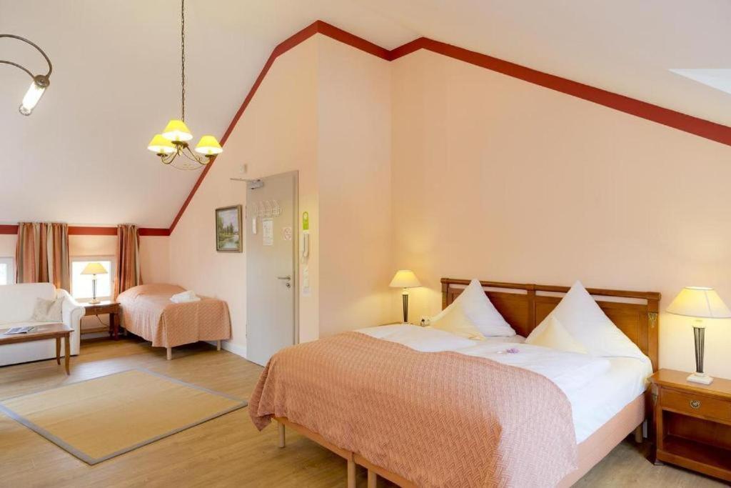Hotel Villa Monte Vino พอทสดัม ภายนอก รูปภาพ