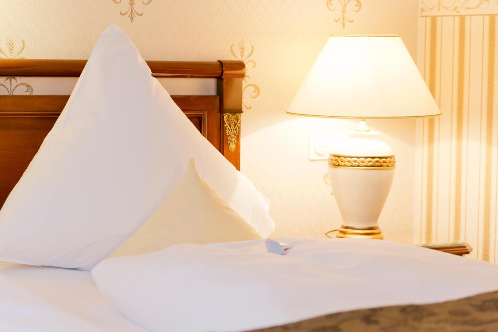 Hotel Villa Monte Vino พอทสดัม ภายนอก รูปภาพ