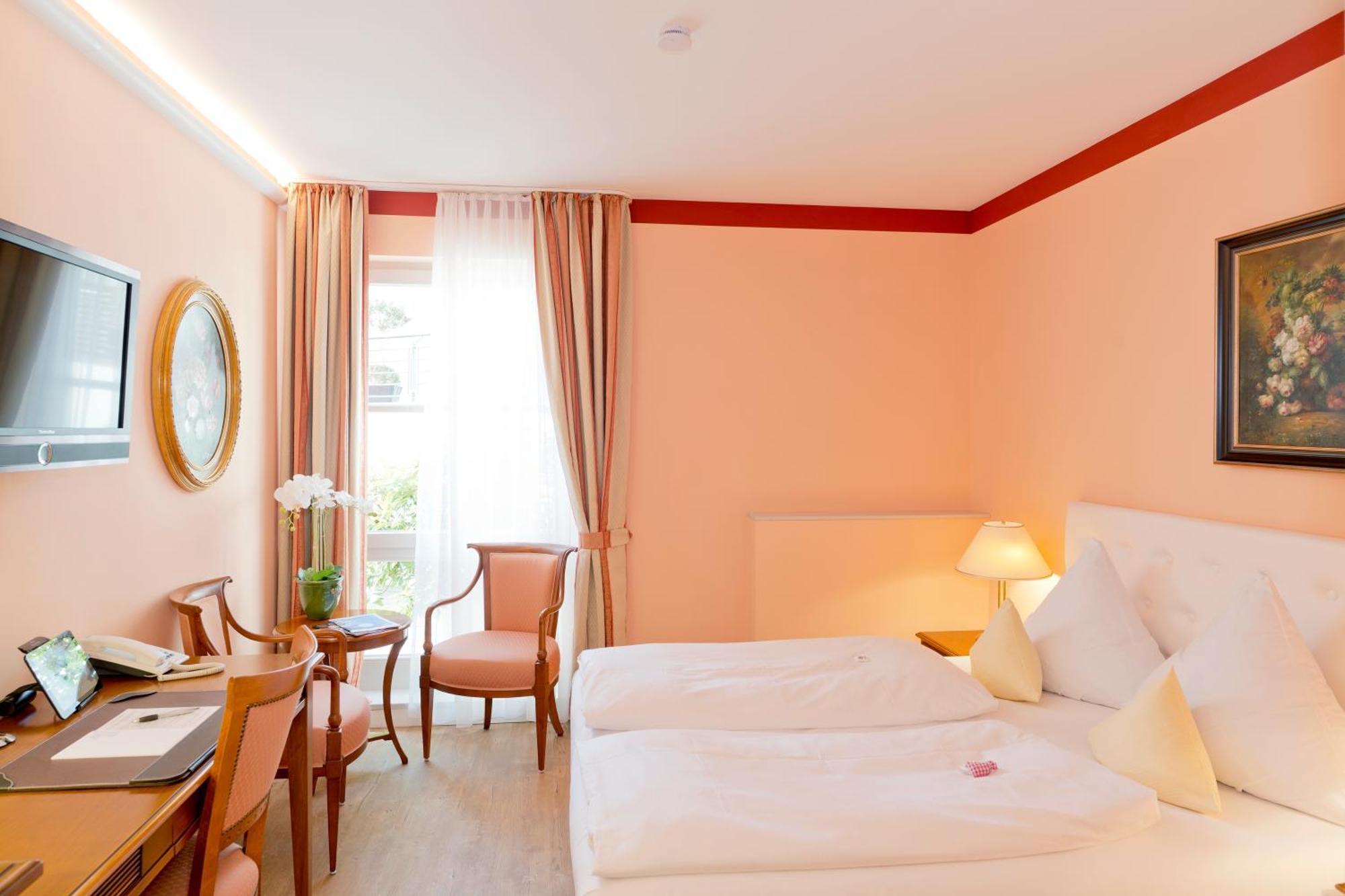 Hotel Villa Monte Vino พอทสดัม ภายนอก รูปภาพ