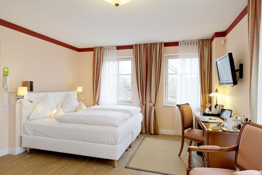 Hotel Villa Monte Vino พอทสดัม ภายนอก รูปภาพ