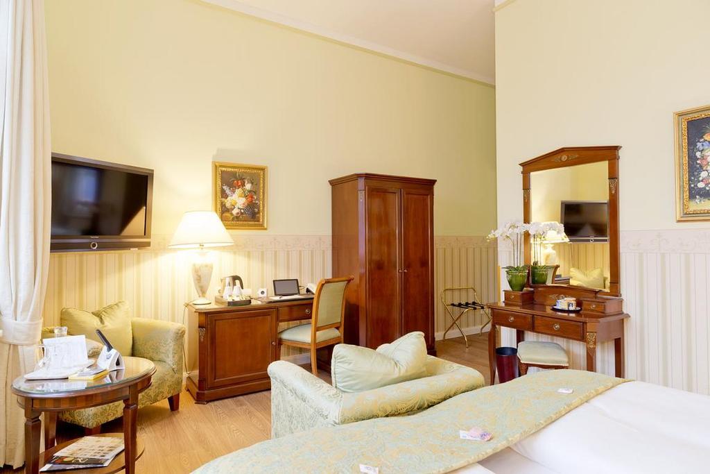 Hotel Villa Monte Vino พอทสดัม ภายนอก รูปภาพ
